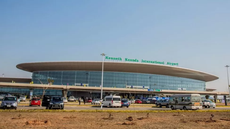 O avião teria pousado no aeroporto Kenneth Kaunda em 13 de agosto