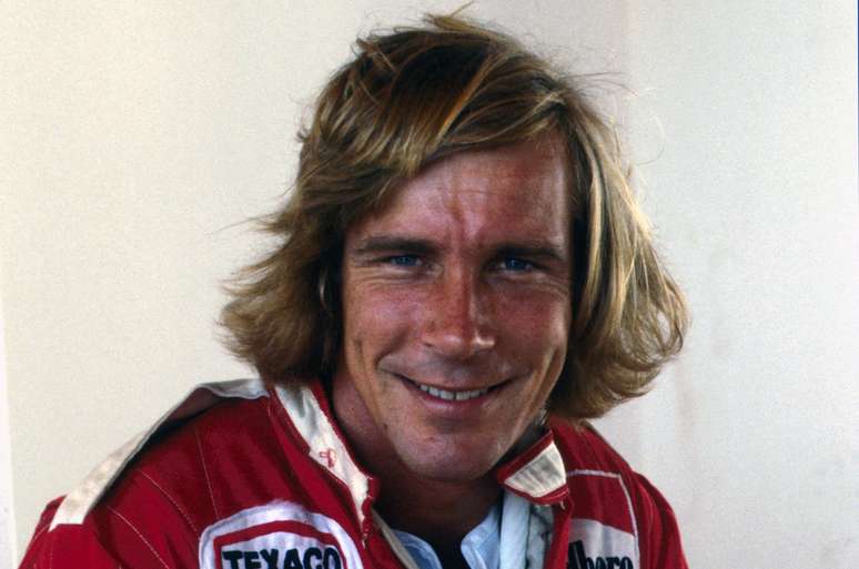 James Hunt nasceu em um dia como hoje (F1/Divulgação)