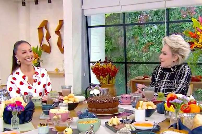 Ana Maria questionou Sabrina Sato sobre convide de Deborah Secco