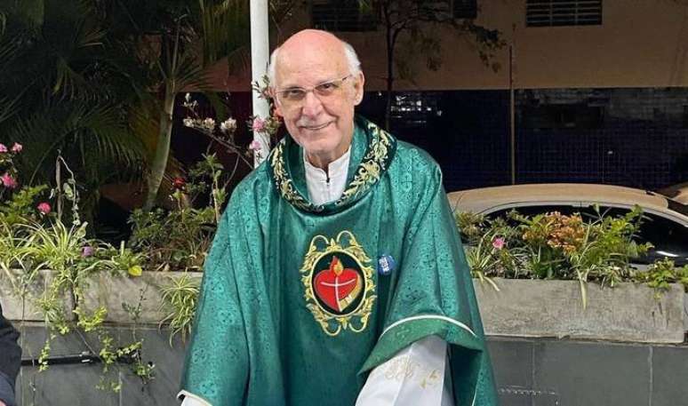 Padre Júlio Lancellotti conta que ficou triste ao ler o bilhete deixado na porta da igreja