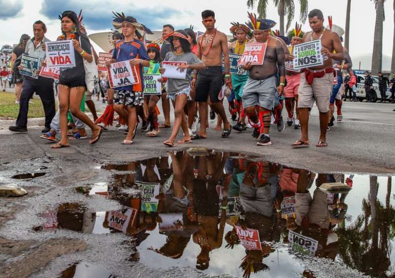 Manifestação de indígenas contra o marco temporal na Esplanada dos Ministérios