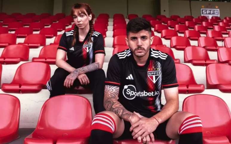 Red Canids apresenta novo uniforme