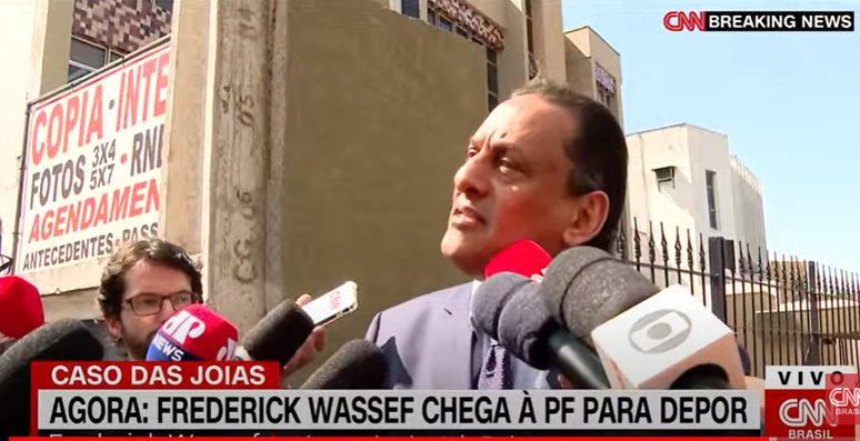 Wassef presta depoimento na Polícia Federal nesta quinta-feira, 31