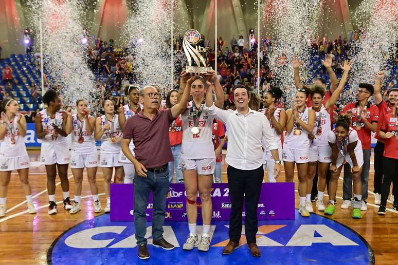 SESI - Araraquara - Sesi Araraquara é campeão Paulista de Basquete Feminino