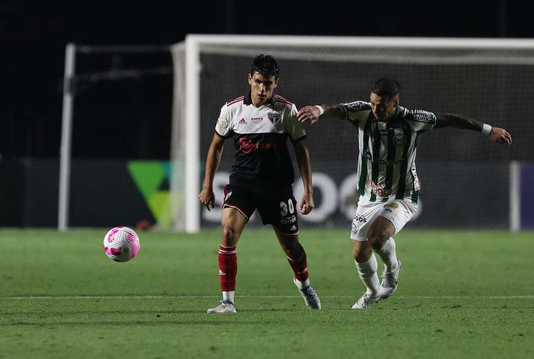 CBF adia jogo entre Corinthians e Grêmio