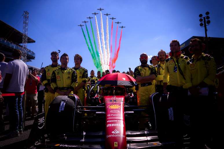 Ferrari momentos antes da largada do GP de Monza de 2022
