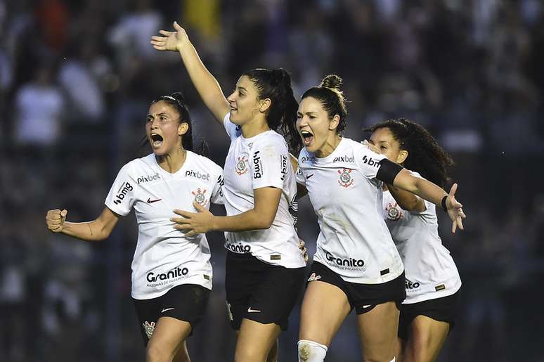 Ferroviária bate o Santos e assume o quinto lugar do Brasileirão feminino