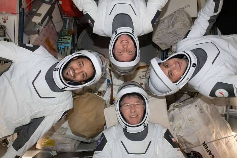 Quatro astronautas da missão Crew-6 devem retornar para Terra a partir deste domingo.