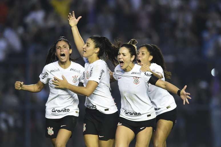 Corinthians goleia o Nacional e garante classificação no Campeonato  Paulista Feminino