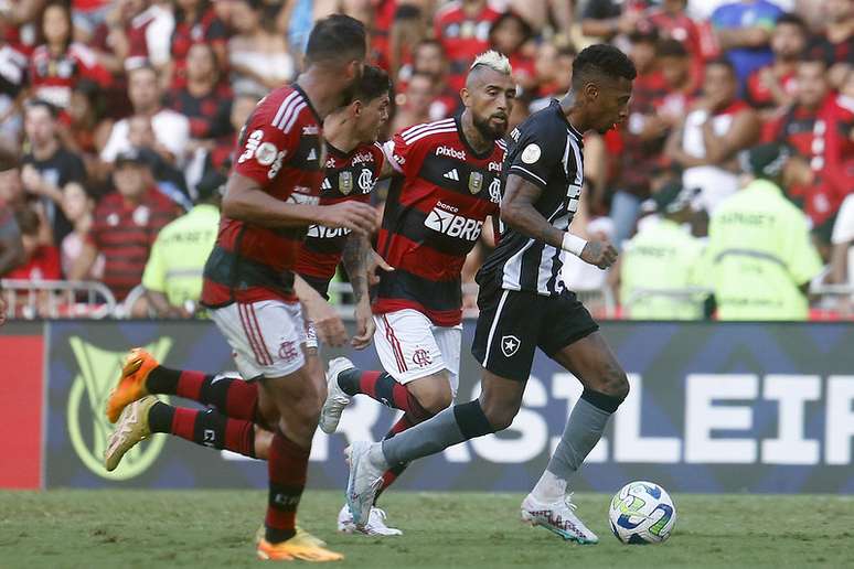 Flamengo e Botafogo se enfrentaram em abril, no Maracan&atilde; &ndash;