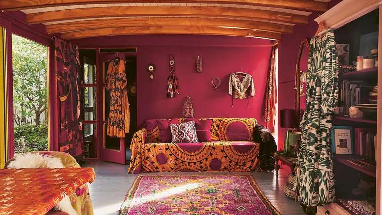 Jeanne alugou uma casa-barco em Amsterd&atilde;