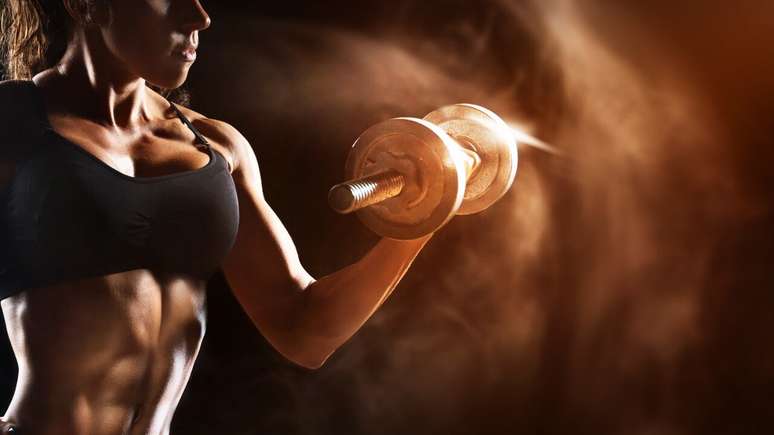 The trainer explains 3 exercises that almost everyone gets wrong in the gym