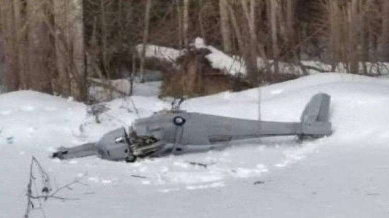 Imagem do artefato que caiu a cerca de 100 km de Moscou e parece ser um drone UJ-22, fabricado pela Ucrânia