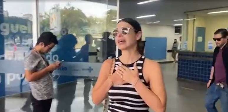 Sthefany Brito visitou o irmão em hospital no Rio de Janeiro 