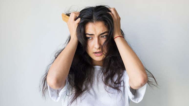 7 attitudes that harm the health of your hair;  watch