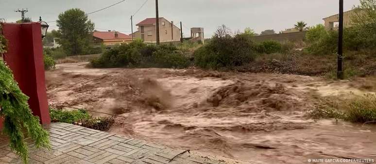 Chuvas provocaram estragos em Alcanar, na Espanha