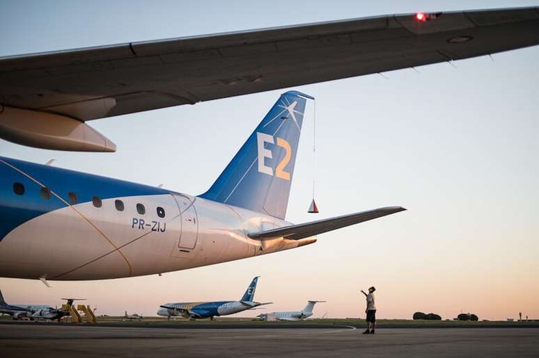 Embraer vai abrir 350 vagas de estágio para estudantes universitários, sem limite de idade (Imagem: Divulgação/Embraer)