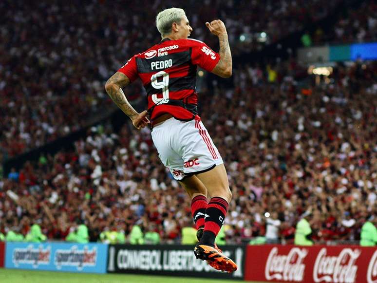 Pedro comemorando gol pelo Flamengo –