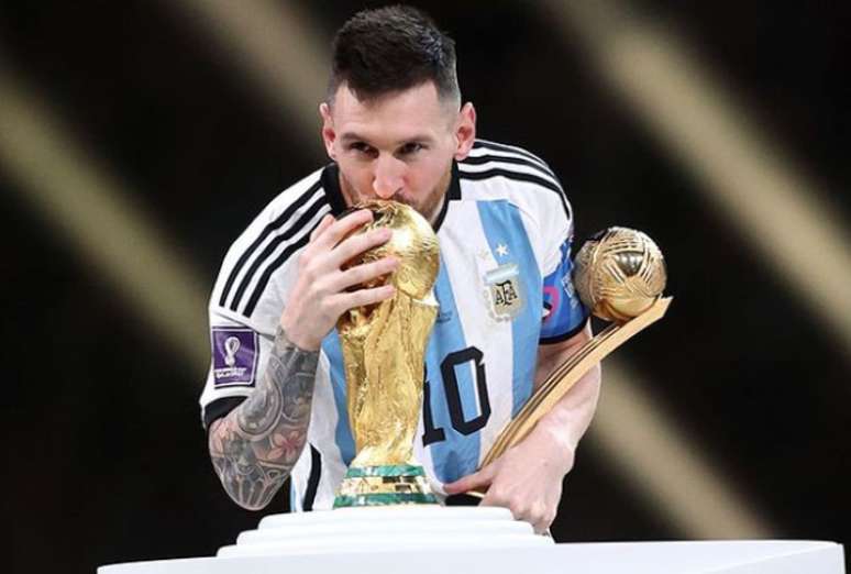 Messi ganhou a taça, mas Van Gaal crê em armação –