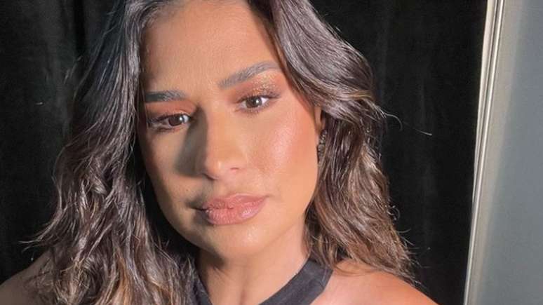 With short hair and pajamas, Simone Mendes goes viral when she sings with her children
