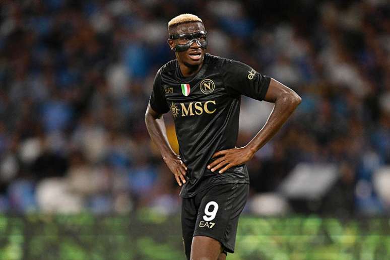 Victor Osimhen é o grande nome do ataque do Napoli –