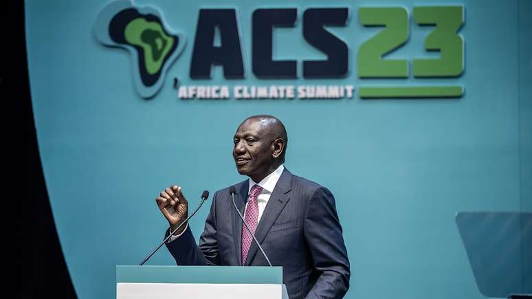 O presidente do Quênia, William Samoei Ruto, discursa na abertura da Cúpula Africana do Clima, em Nairóbi, 4 de setembro de 2023 (Foto: Luis Tato/AFP)