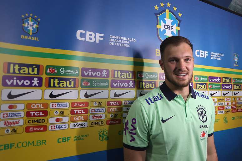 Pqp é o melhor goleiro do Brasil. É Lucas Perri!!