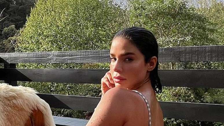Kerline leaves fans speechless when she appears in a thong bikini