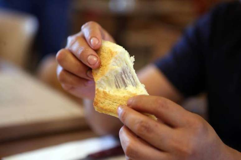 Para os jurados, o sabor da muçarela fica mais evidente na versão fria, direto da embalagem, mas é no aquecimento que a qualidade do produto fica mais evidente