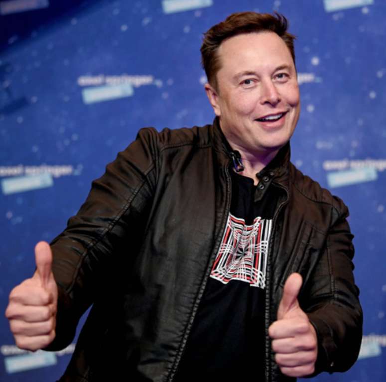 Elon Musk tem detalhes da vida expostos em novo livro