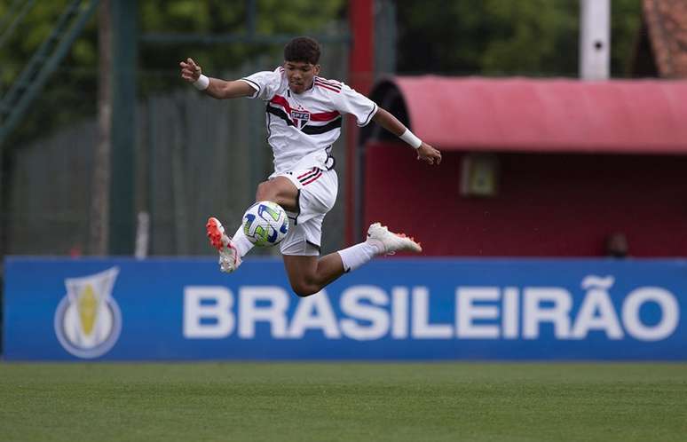 São Paulo recebe o Corinthians em busca de virada e classificação