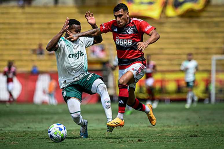 Nos pênaltis, Palmeiras perde para o Flamengo e fica com o vice do