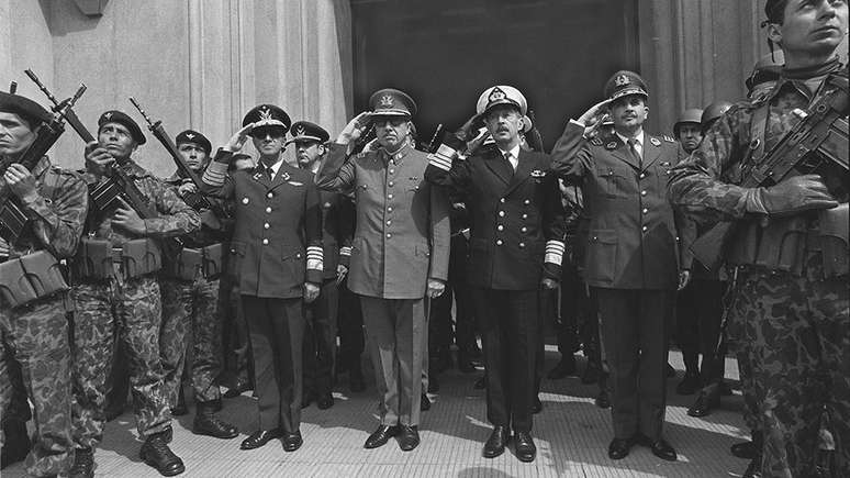 Membros da primeira junta militar, ap&oacute;s o golpe de Estado de 1973 no Chile