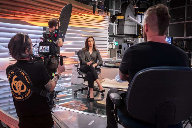 Ana Paula Ara&uacute;jo apresenta o Bom Dia Brasil, na Globo 