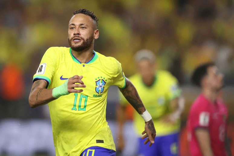 Neymar corre em disparada para comemorar um dos seus gols no triunfo diante da Bol&iacute;via&nbsp; &ndash;