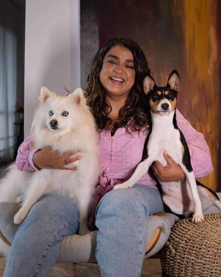 Preta Gil e as cadelas Lua e Estrela