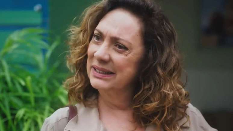 Agatha (Eliane Giardini) em 'Terra e Paix&atilde;o'. Reprodu&ccedil;&atilde;o/ Globo