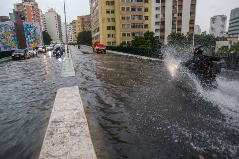 Relat&oacute;rio identificou problemas de drenagem no Minhoc&atilde;o, que tem hist&oacute;rico de alagamentos