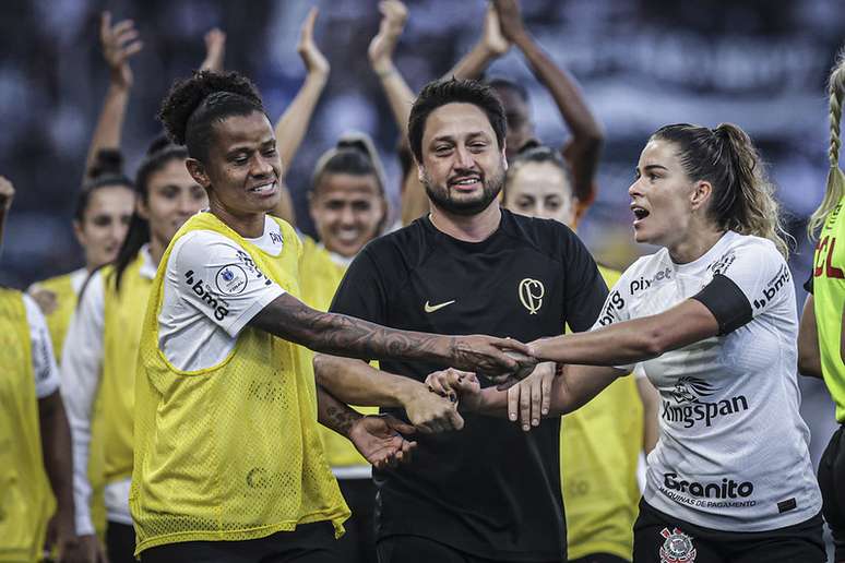 Jogos do time feminino do Corinthians seguirão sem presença de