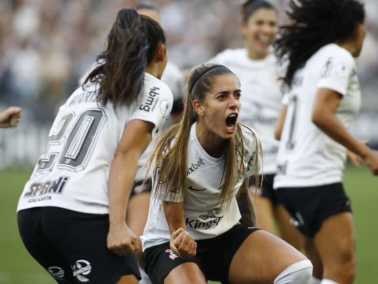 Corinthians conquista pentacampeonato após vencer a Ferroviária