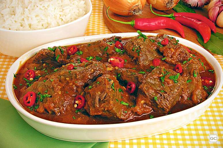 Potted meat with spicy sauce to innovate lunch