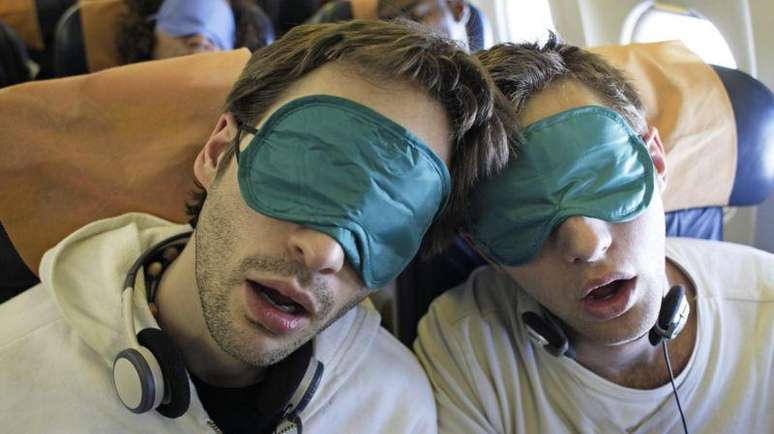 Algumas horas de sono num voo longo podem fazer bastante diferença.