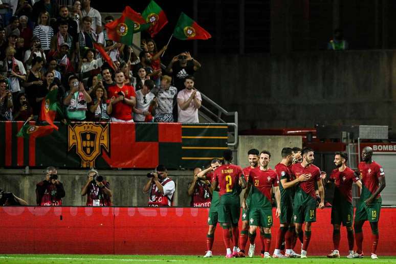 Eliminatórias Euro 2024: em seu jogo 200 por Portugal, Cristiano mantém a  Seleção a 100% - Jornal Mundo Lusíada