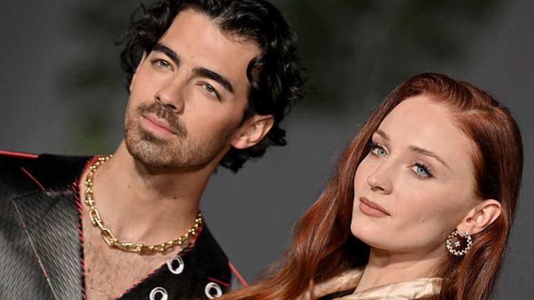 Joe Jonas desabafa sobre divórcio de Sophie Turner durante show: "Semana difícil"