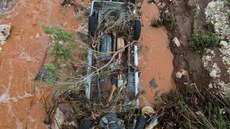 Tempestade deixou rastro de destruição e morte na Líbia