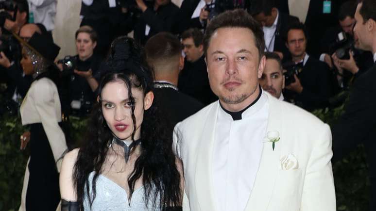 Biografia de Elon Musk revela que ele tem um terceiro filho com Grimes