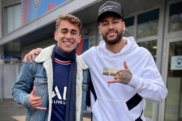 Neymar participou neste domingo do chá-revelação do deputado Nikolas Ferreira