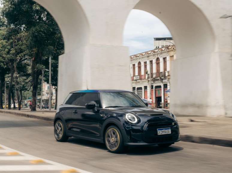 Mini Cooper S E: modelo elétrico da marca britânica