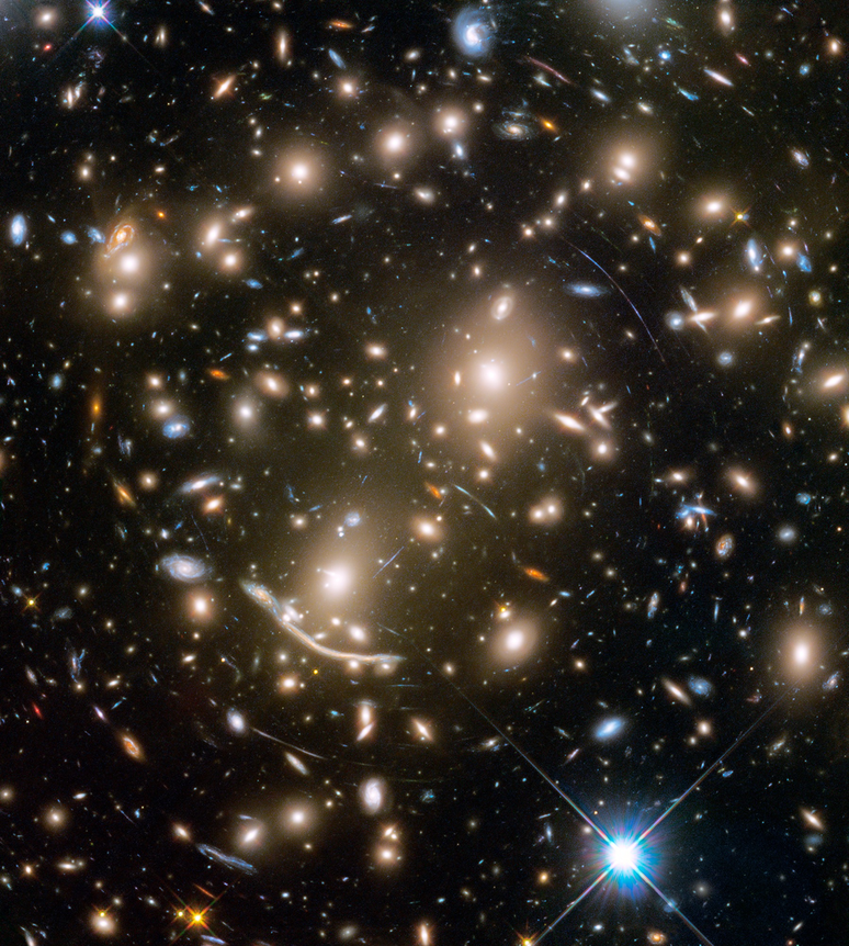 Abell 370, aglomerado galáctico em foto capturada pelo telescópio Hubble (Imagem: Reprodução/NASA, ESA, Jennifer Lotz and the HFF Team (STScI)