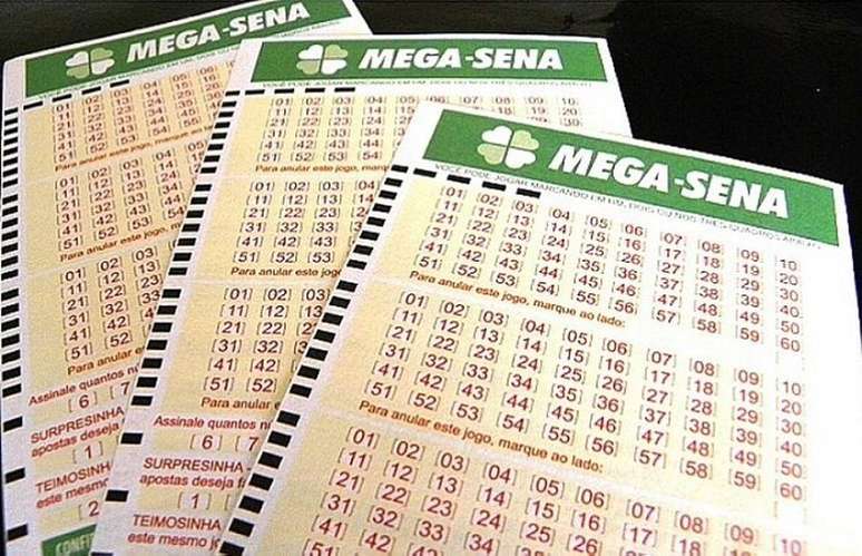 Os sorteios da Mega-Sena ocorrem às terças, quintas e aos sábados.